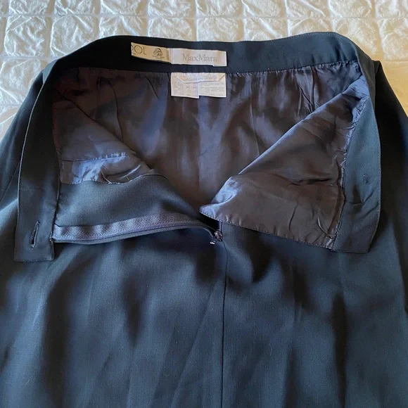 MaxMara 100% Virgin Wool Navy Pencil Skirt - Picture 7 of 10